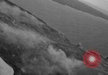 Standbild paratroop Invasion Corregidor Island Philippinen, 1945, aus Sekunde 29 historischem Filmmaterial Videoclip 65675070646