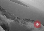 Standbild paratroop Invasion Corregidor Island Philippinen, 1945, aus Sekunde 32 historischem Filmmaterial Videoclip 65675070646