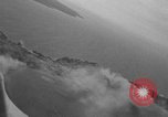 Standbild paratroop Invasion Corregidor Island Philippinen, 1945, aus Sekunde 34 historischem Filmmaterial Videoclip 65675070646