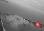 Standbild paratroop Invasion Corregidor Island Philippinen, 1945, aus Sekunde 36 historischem Filmmaterial Videoclip 65675070646