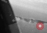 Standbild paratroop Invasion Corregidor Island Philippinen, 1945, aus Sekunde 39 historischem Filmmaterial Videoclip 65675070646
