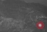 Standbild paratroop Invasion Corregidor Island Philippinen, 1945, aus Sekunde 43 historischem Filmmaterial Videoclip 65675070646