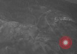Standbild paratroop Invasion Corregidor Island Philippinen, 1945, aus Sekunde 44 historischem Filmmaterial Videoclip 65675070646