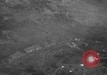 Standbild paratroop Invasion Corregidor Island Philippinen, 1945, aus Sekunde 54 historischem Filmmaterial Videoclip 65675070646