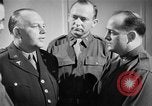 Immagine di Trattamento di seconda guerra mondiale per combattere la stanchezza o PTSD United States USA, 1945, secondo 8 filmato di repertorio 65675070655