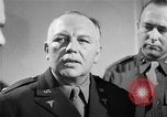 Immagine di Trattamento di seconda guerra mondiale per combattere la stanchezza o PTSD United States USA, 1945, secondo 14 filmato di repertorio 65675070655