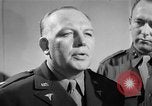 Immagine di Trattamento di seconda guerra mondiale per combattere la stanchezza o PTSD United States USA, 1945, secondo 18 filmato di repertorio 65675070655