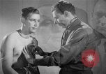 Immagine di Trattamento di seconda guerra mondiale per combattere la stanchezza o PTSD United States USA, 1945, secondo 20 filmato di repertorio 65675070655