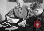 Immagine di Trattamento di seconda guerra mondiale per combattere la stanchezza o PTSD United States USA, 1945, secondo 42 filmato di repertorio 65675070655