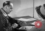 Immagine di Trattamento di seconda guerra mondiale per combattere la stanchezza o PTSD United States USA, 1945, secondo 47 filmato di repertorio 65675070655