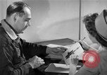 Immagine di Trattamento di seconda guerra mondiale per combattere la stanchezza o PTSD United States USA, 1945, secondo 48 filmato di repertorio 65675070655