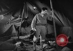 Standbild Behandlung für Bekämpfung der Erschöpfung in Zweiten Weltkrieg United States USA, 1945, aus Sekunde 3 historischem Filmmaterial Videoclip 65675070659