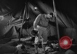 Standbild Behandlung für Bekämpfung der Erschöpfung in Zweiten Weltkrieg United States USA, 1945, aus Sekunde 4 historischem Filmmaterial Videoclip 65675070659