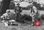 Standbild Bekämpfung Erschöpfung Prävention in Zweiten Weltkrieg United States USA, 1945, aus Sekunde 60 historischem Filmmaterial Videoclip 65675070660