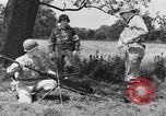 Standbild Bekämpfung Erschöpfung Prävention in Zweiten Weltkrieg United States USA, 1945, aus Sekunde 61 historischem Filmmaterial Videoclip 65675070660