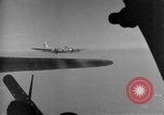 Standbild Boeing B-17 Flying Fortress Hamburg Deutschland, 1944, aus Sekunde 43 historischem Filmmaterial Videoclip 65675070661