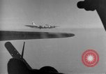 Standbild Boeing B-17 Flying Fortress Hamburg Deutschland, 1944, aus Sekunde 46 historischem Filmmaterial Videoclip 65675070661