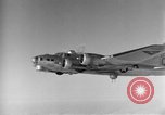 Standbild US B-17 Angriff auf Helgoland in Zweiten Weltkrieg Helgoland Nordsee, 1944, aus Sekunde 7 historischem Filmmaterial Videoclip 65675070662