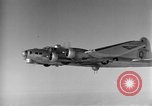 Standbild US B-17 Angriff auf Helgoland in Zweiten Weltkrieg Helgoland Nordsee, 1944, aus Sekunde 9 historischem Filmmaterial Videoclip 65675070662