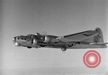 Standbild US B-17 Angriff auf Helgoland in Zweiten Weltkrieg Helgoland Nordsee, 1944, aus Sekunde 10 historischem Filmmaterial Videoclip 65675070662