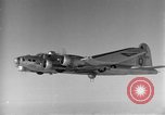 Standbild US B-17 Angriff auf Helgoland in Zweiten Weltkrieg Helgoland Nordsee, 1944, aus Sekunde 11 historischem Filmmaterial Videoclip 65675070662