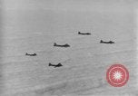 Standbild US B-17 Angriff auf Helgoland in Zweiten Weltkrieg Helgoland Nordsee, 1944, aus Sekunde 23 historischem Filmmaterial Videoclip 65675070662