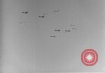 Standbild US B-17 Angriff auf Helgoland in Zweiten Weltkrieg Helgoland Nordsee, 1944, aus Sekunde 33 historischem Filmmaterial Videoclip 65675070662