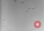 Standbild US B-17 Angriff auf Helgoland in Zweiten Weltkrieg Helgoland Nordsee, 1944, aus Sekunde 35 historischem Filmmaterial Videoclip 65675070662