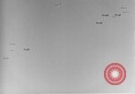 Standbild US B-17 Angriff auf Helgoland in Zweiten Weltkrieg Helgoland Nordsee, 1944, aus Sekunde 37 historischem Filmmaterial Videoclip 65675070662