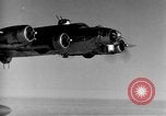 Standbild US B-17 Angriff auf Helgoland in Zweiten Weltkrieg Helgoland Nordsee, 1944, aus Sekunde 48 historischem Filmmaterial Videoclip 65675070662