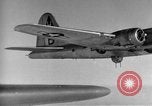 Standbild US B-17 Angriff auf Helgoland in Zweiten Weltkrieg Helgoland Nordsee, 1944, aus Sekunde 55 historischem Filmmaterial Videoclip 65675070662