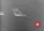 Standbild US B-17 Angriff auf Helgoland in Zweiten Weltkrieg Helgoland Nordsee, 1944, aus Sekunde 58 historischem Filmmaterial Videoclip 65675070662