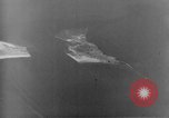 Standbild US B-17 Angriff auf Helgoland in Zweiten Weltkrieg Helgoland Nordsee, 1944, aus Sekunde 60 historischem Filmmaterial Videoclip 65675070662