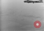 Standbild Bombardierung Hamburg Deutschland, 1944, aus Sekunde 45 historischem Filmmaterial Videoclip 65675070663
