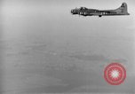 Standbild Bombardierung Hamburg Deutschland, 1944, aus Sekunde 46 historischem Filmmaterial Videoclip 65675070663