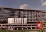 Immagine di Edificio moderno Ginevra SVIZZERA, 1968, secondo 18 filmato di repertorio 65675070665
