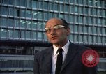 Immagine di Medico Halback Ginevra SVIZZERA, 1968, secondo 39 filmato di repertorio 65675070666