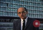 Immagine di Medico Halback Ginevra SVIZZERA, 1968, secondo 41 filmato di repertorio 65675070666
