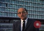 Immagine di Medico Halback Ginevra SVIZZERA, 1968, secondo 54 filmato di repertorio 65675070666