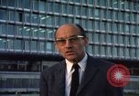 Immagine di Medico Halback Ginevra SVIZZERA, 1968, secondo 55 filmato di repertorio 65675070666