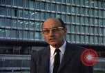 Immagine di Medico Halback Ginevra SVIZZERA, 1968, secondo 56 filmato di repertorio 65675070666