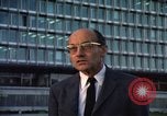 Immagine di Medico Halback Ginevra SVIZZERA, 1968, secondo 58 filmato di repertorio 65675070666
