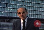 Immagine di Medico Halback Ginevra SVIZZERA, 1968, secondo 59 filmato di repertorio 65675070666