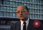 Immagine di Medico Halback Ginevra SVIZZERA, 1968, secondo 62 filmato di repertorio 65675070666