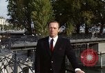 Immagine di Testa di medico Ginevra SVIZZERA, 1968, secondo 7 filmato di repertorio 65675070667