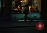 Standbild Nachtleben Soho London England United Kingdom, 1968, aus Sekunde 27 historischem Filmmaterial Videoclip 65675070670
