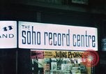 Standbild Nachtleben Soho London England United Kingdom, 1968, aus Sekunde 41 historischem Filmmaterial Videoclip 65675070670