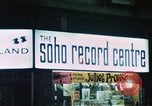Standbild Nachtleben Soho London England United Kingdom, 1968, aus Sekunde 43 historischem Filmmaterial Videoclip 65675070670