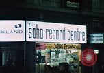 Standbild Nachtleben Soho London England United Kingdom, 1968, aus Sekunde 46 historischem Filmmaterial Videoclip 65675070670