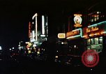 Standbild Nachtleben in Soho in London Soho London England United Kingdom, 1968, aus Sekunde 5 historischem Filmmaterial Videoclip 65675070671